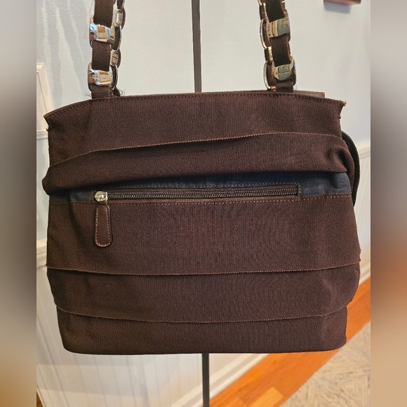 Authentic Salvatore Ferragamo Vara Chain Gathered Shoulder Bag - Picture 4 of 13